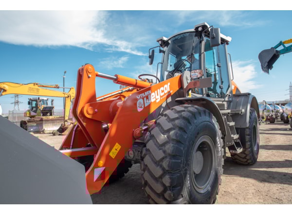 Incarcator Frontal Atlas Weycor Atlas Weycor AR 640, 1 An garantie (1000 Ore) de vanzare